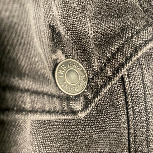 TNR In LA Women’s Jean Jacket Black Large Denim Button Up Long Sleeve - Picture 4 of 6